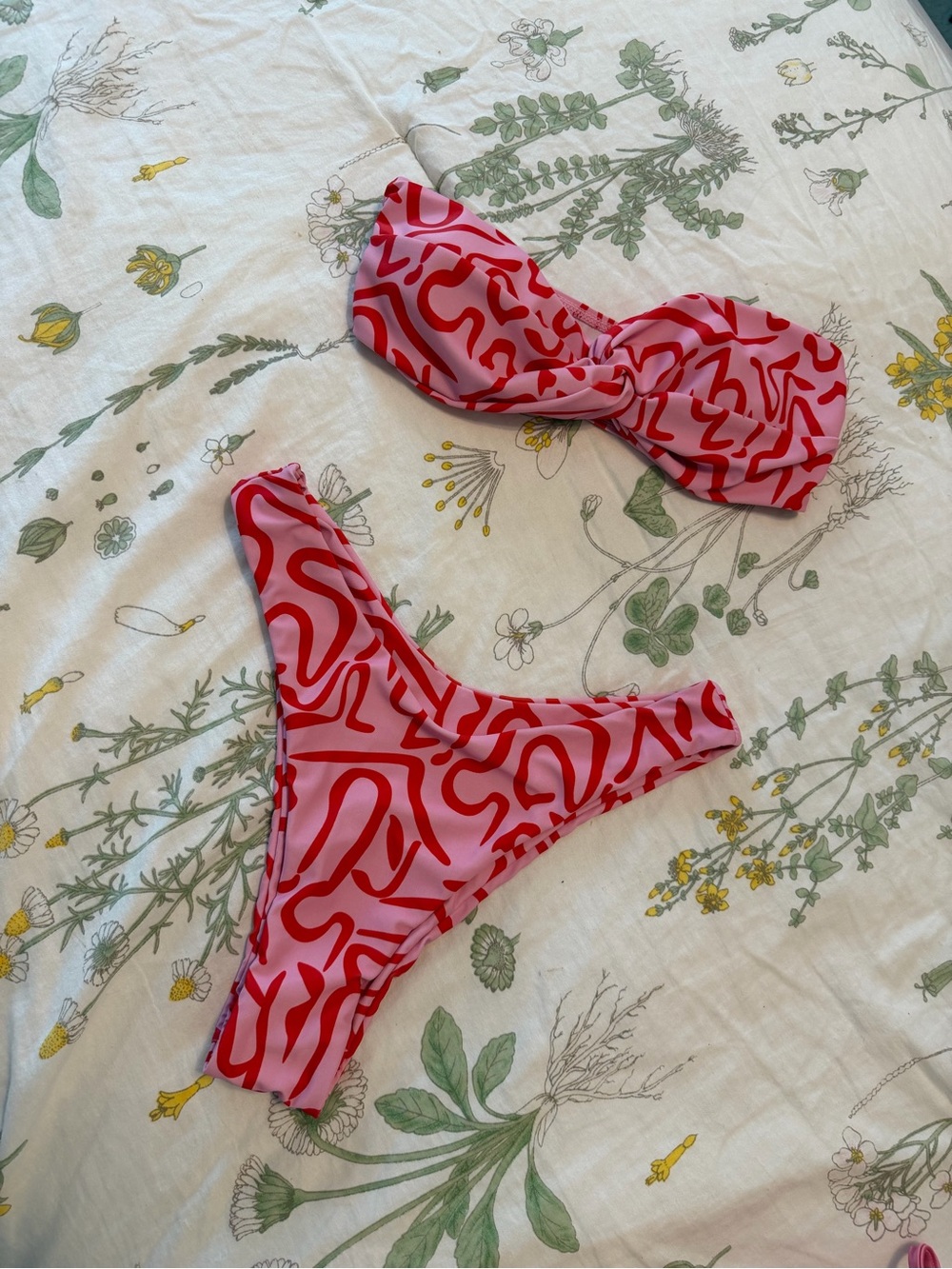 SHEIN Pink and Red Abstract Print Bikini set